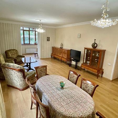 Apartment In The Center Of Jerevan Exteriör bild