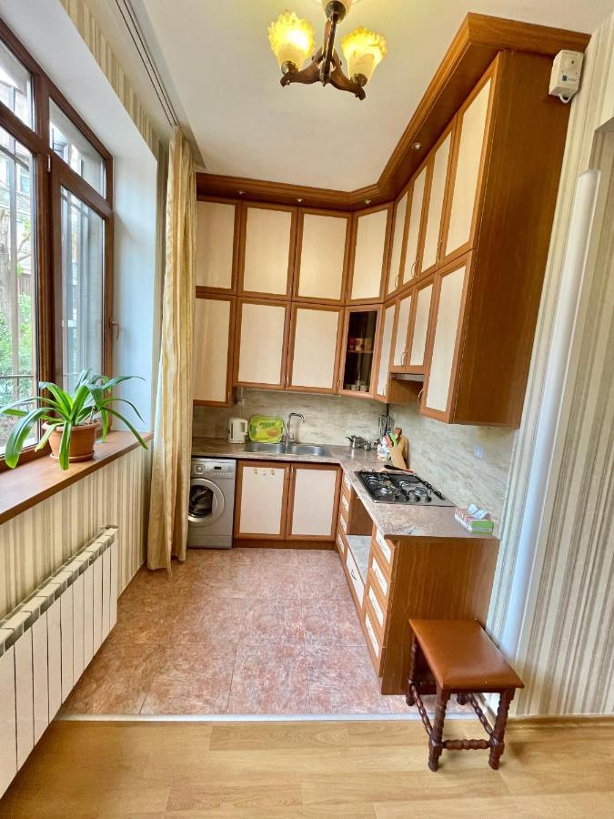 Apartment In The Center Of Jerevan Exteriör bild
